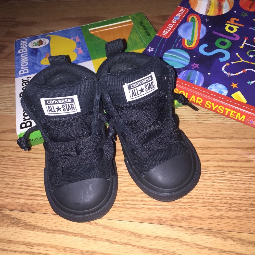 CONVERSE Black (Infant) Size: 6